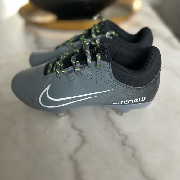 Nike Renew Women’s Metal Baseball/Softball Cleats Gray&Green Size 6 - Picture 3 of 7